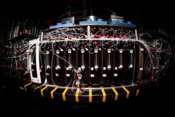 La prima stampante in 3D per piccole molecole. Piu' facile produrre farmaci, celle solari e led