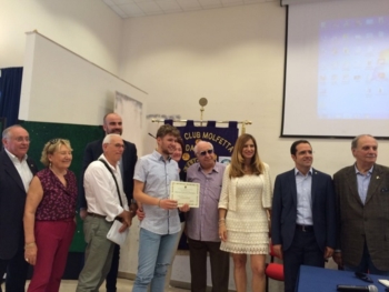 Il Lions Club di Molfetta consegna il Premio alla Cultura 2016 ad uno studente dellIISS “Mons. A. Bello”