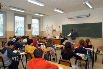 Incontro Scuola-Famiglia allIstituto “Manzoni-Poli”  per le iscrizioni alle classi prime di Scuola Primaria