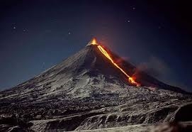 Eruzione vulcano in Kamchatka catturata in diretta. VIDEO spettacolare